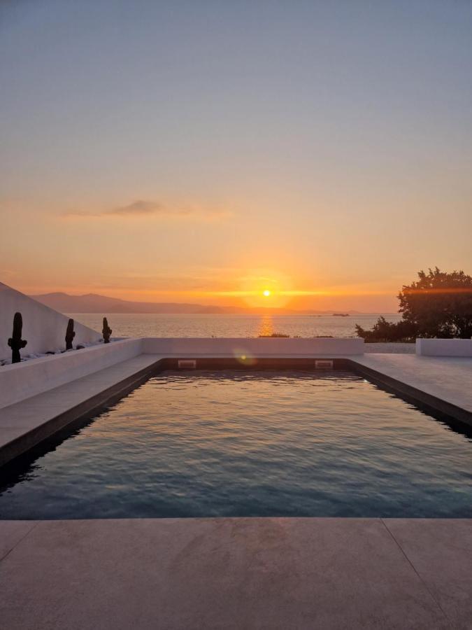 Seanfinity Beachfront Suites Mikri Vigla Exteriér fotografie