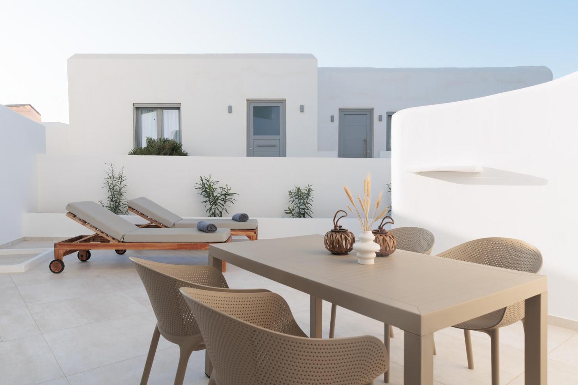 Seanfinity Beachfront Suites Mikri Vigla Exteriér fotografie