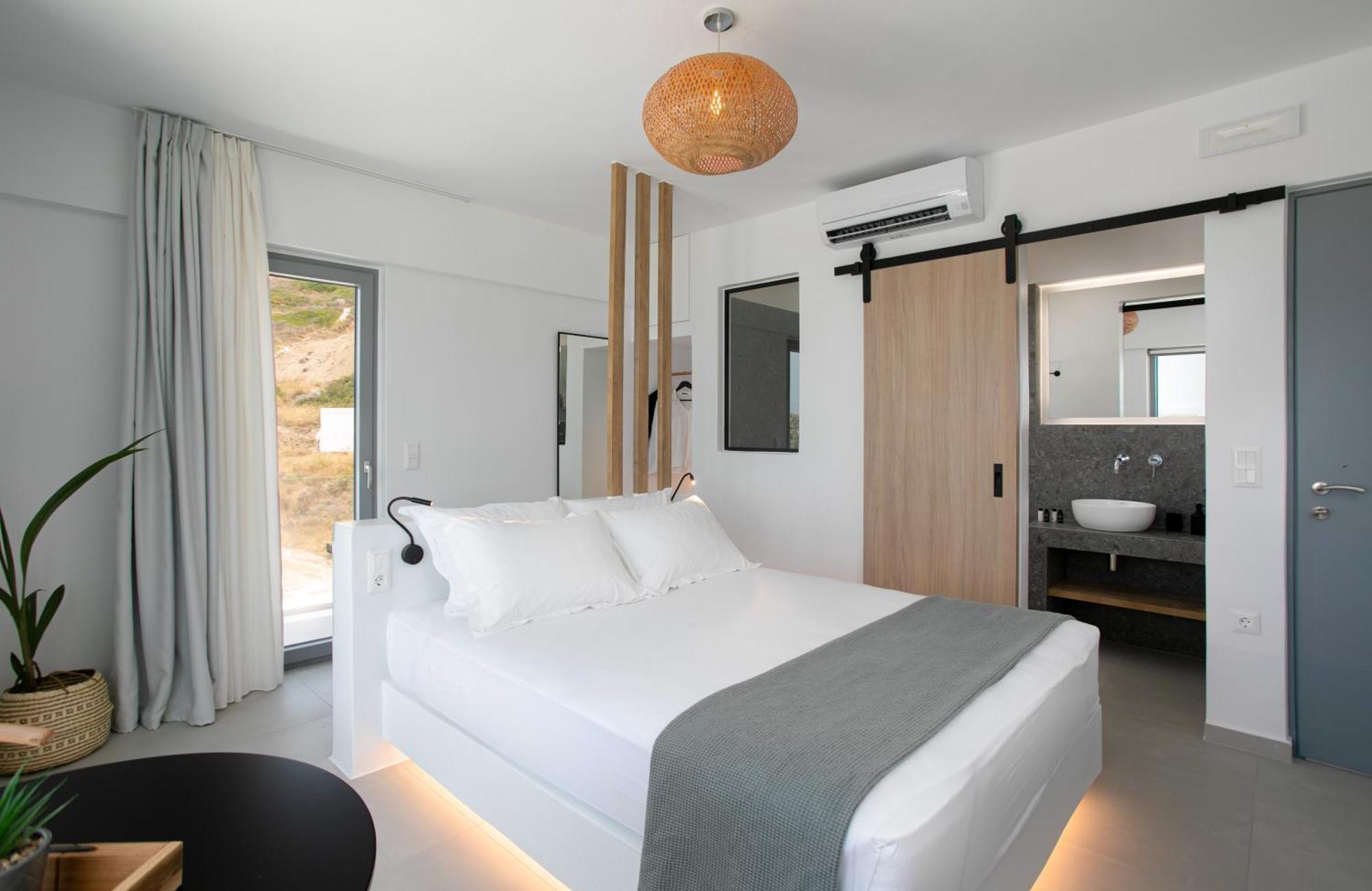 Seanfinity Beachfront Suites Mikri Vigla Pokoj fotografie